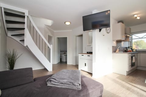 TV and multimedia, Living room, Photo of the whole room, Seating area