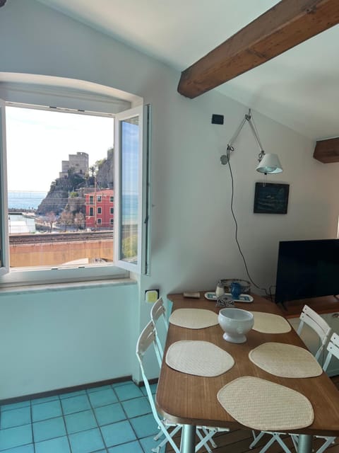 Elegant apartment with sea view Apartment in Monterosso al Mare