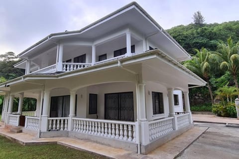 Property building, Day, Garden, View (from property/room), Balcony/Terrace, Garden view