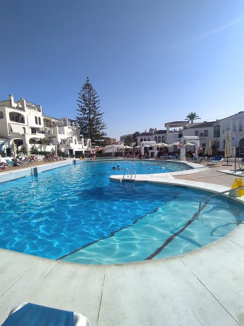 Pool view, Swimming pool, Swimming pool