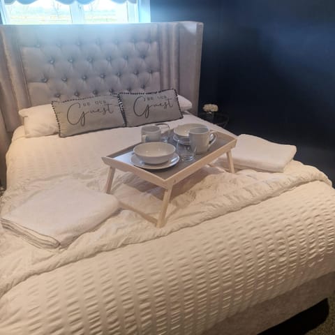 Lenox Bed and Breakfast Bed and Breakfast in Widnes
