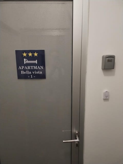 Bella Vista - cozy apartments with easy check-in and free parking Apartment in Split