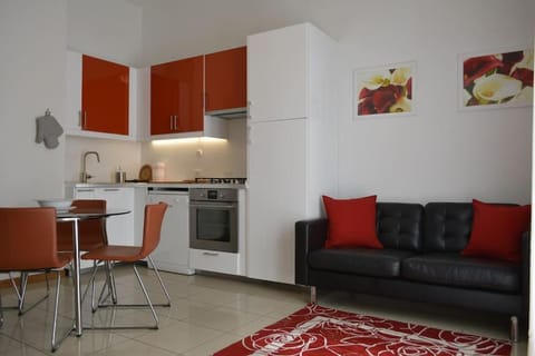 Kitchen or kitchenette, Seating area