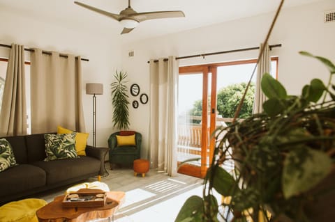 Living room, Seating area, fireplace