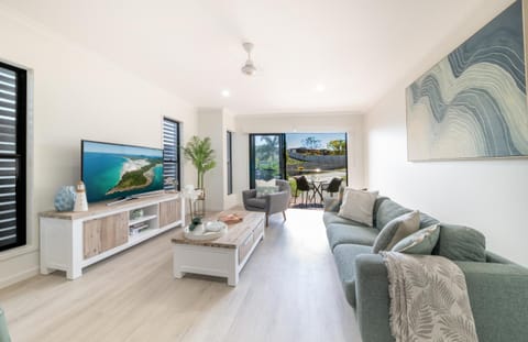 Property building, BBQ facilities, TV and multimedia, Coffee/tea facilities, Parking, internet, pet friendly, kitchen, air conditioner