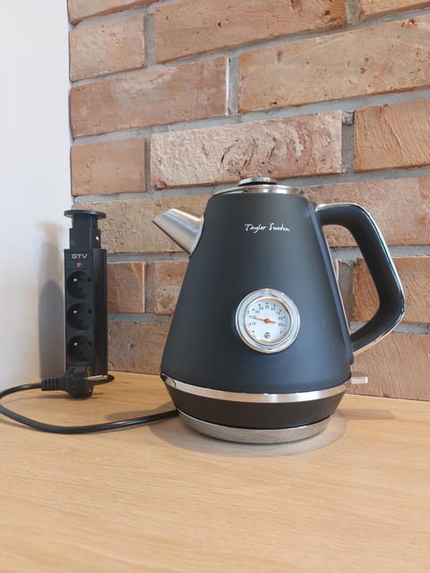 Coffee/tea facilities, Kitchen or kitchenette