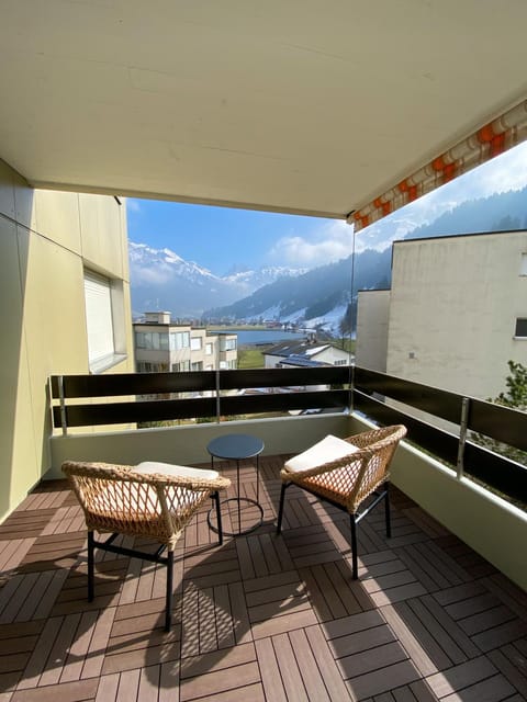 Balcony/Terrace, Mountain view