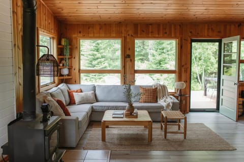 Bay Point Hideaway in the Woods House in Lake Township