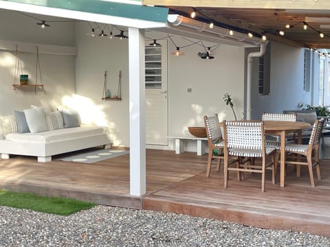 Patio, Day, Balcony/Terrace, Dining area
