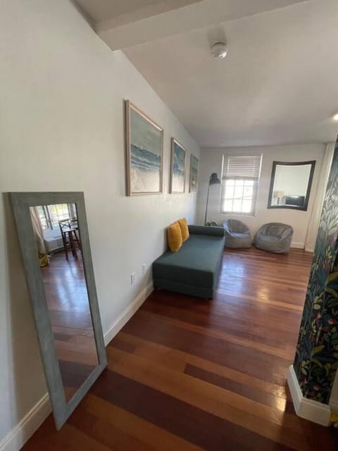 Bright Corner 1 bedroom, 2 blocks to Beach, w/Pool Apartment in Flamingo Lummus