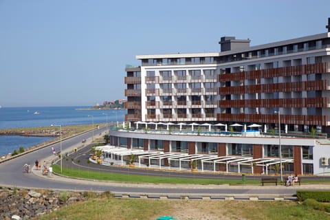 Property building, Location