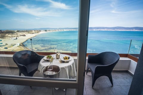 View (from property/room), Balcony/Terrace, Balcony/Terrace, Seating area, Sea view