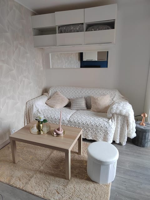 Studio proche la Défense, Cosy confort Apartment in Île-de-France