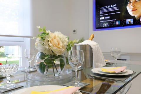 Spacious 4BR City Centre Apartment w/ Free Parking Apartment in Edinburgh