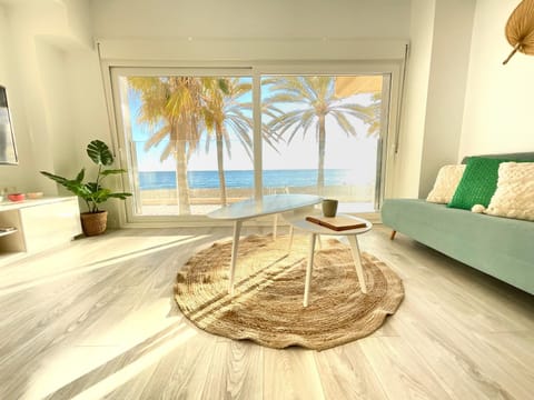 Living room, Sea view
