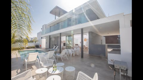 Property building, Other, Swimming pool, furniture, sunbed