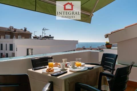 Property building, Summer, Balcony/Terrace, Sea view