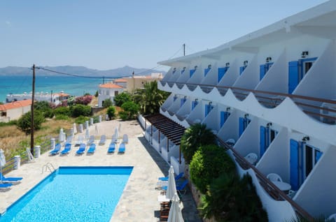 Pool view, Sea view