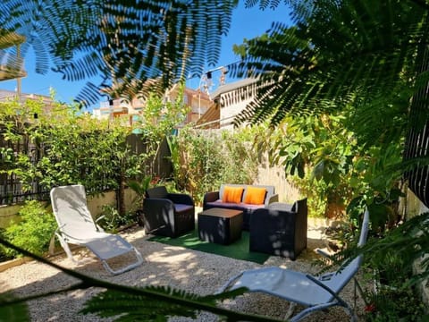 Patio, Spring, Day, Garden, Garden view, sunbed