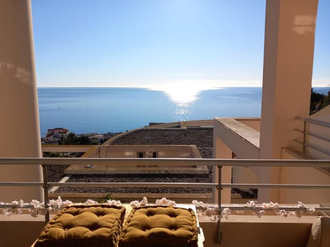 View (from property/room), Balcony/Terrace, Sea view, Internal: Not applicable to any particular room