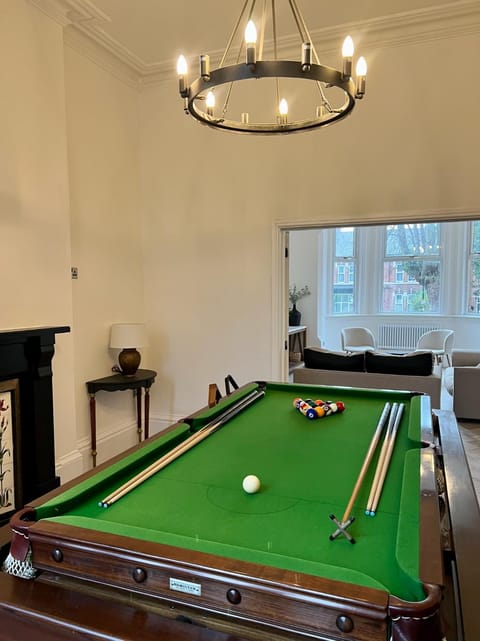 Billiard, Game Room, Dining area, Dinner