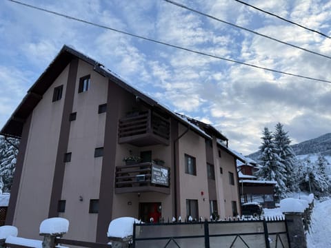 Property building, Natural landscape, Winter
