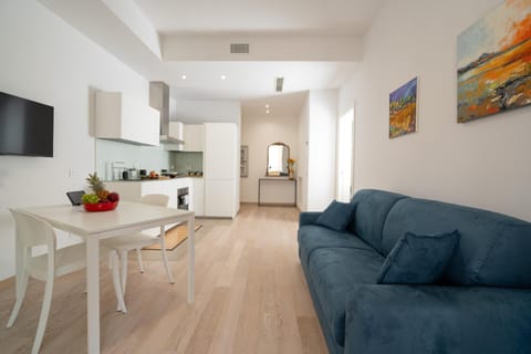 Kitchen or kitchenette, Living room, Dining area