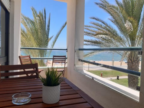 Natural landscape, Balcony/Terrace, Dining area, Sea view