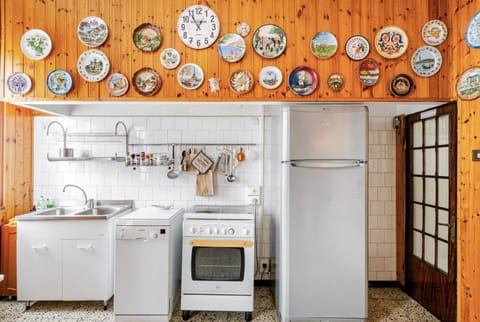 dishwasher, oven, kitchen