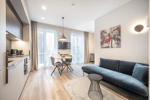 Kitchen or kitchenette, Seating area