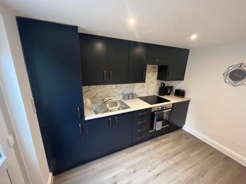 Kitchen or kitchenette, pet friendly, stove