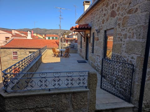 View (from property/room), Balcony/Terrace, Street view