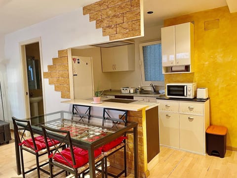 Communal lounge/ TV room, Kitchen or kitchenette, Living room
