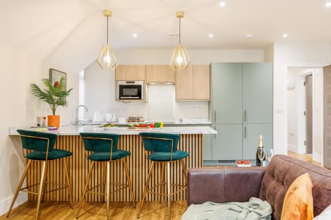 Sea Breeze - Pebbles Apartment in Bournemouth