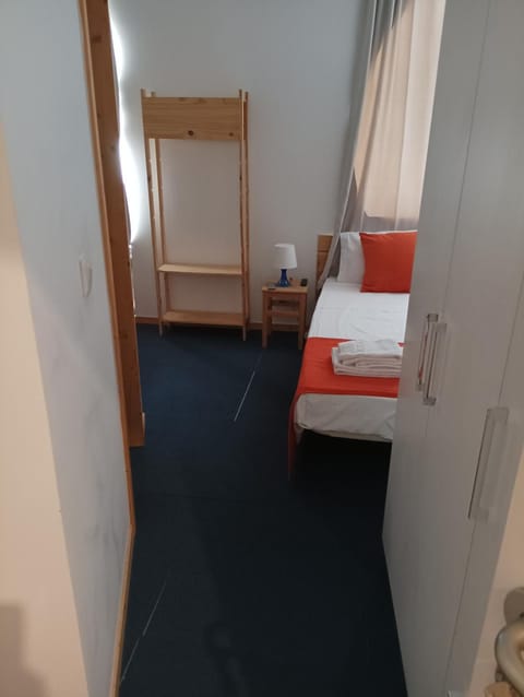 Bed, Bedroom, towels, wardrobe