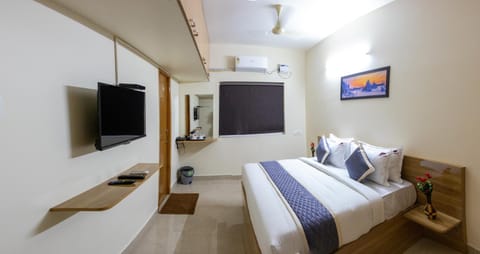 Bed, TV and multimedia, Photo of the whole room, Bedroom, air conditioner
