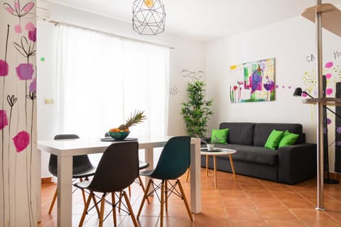Living room, Dining area