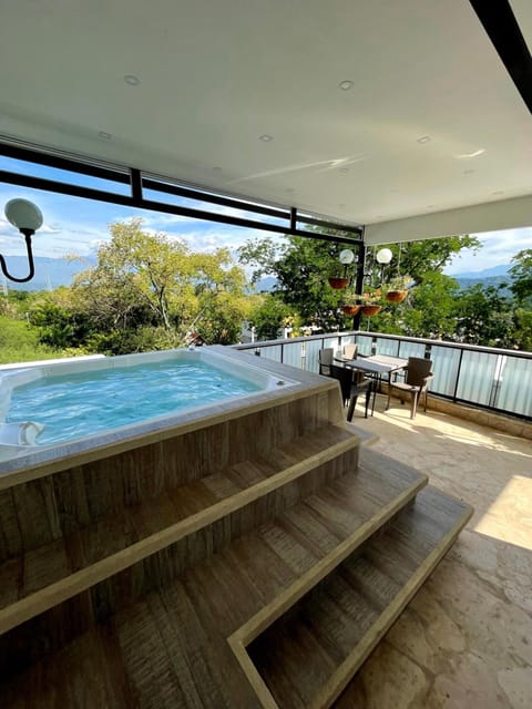 Hot Tub, Balcony/Terrace
