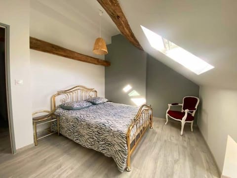 La Maison de J. House in Bourgogne-Franche-Comté