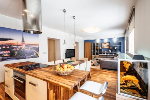 TV and multimedia, Coffee/tea facilities, Kitchen or kitchenette, Living room, Seating area, Dining area, dishwasher, minibar, stove, toaster