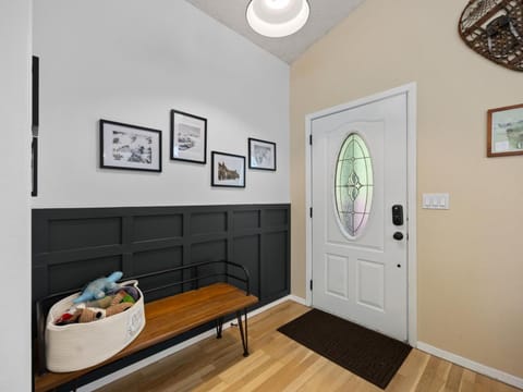 Blue Coconut - Meredith Lodging House in Mount Hood Village