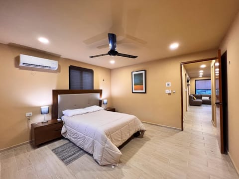 Bed, Photo of the whole room, Bedroom, air conditioner