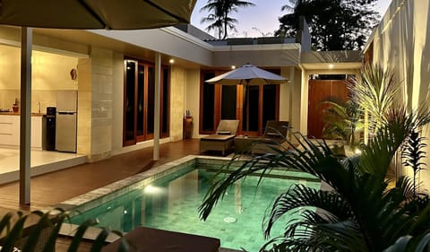 Swimming pool, sunbed