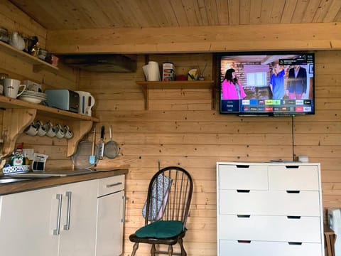 TV and multimedia, Coffee/tea facilities, Kitchen or kitchenette