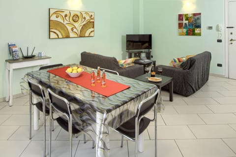 TV and multimedia, Living room, Dining area