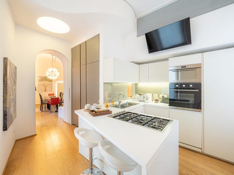 Dining area, minibar, pet friendly, stove