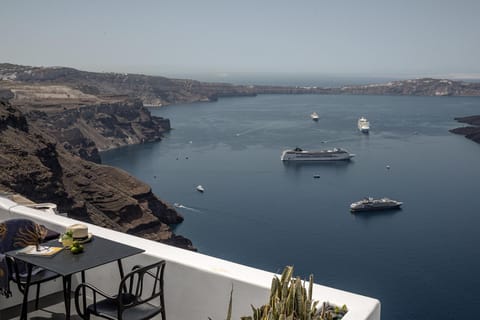 Nearby landmark, Natural landscape, View (from property/room), Balcony/Terrace, Seating area, Sea view