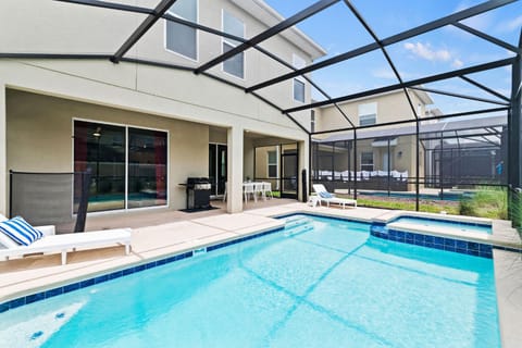 Patio, Day, Pool view, Swimming pool, sunbed