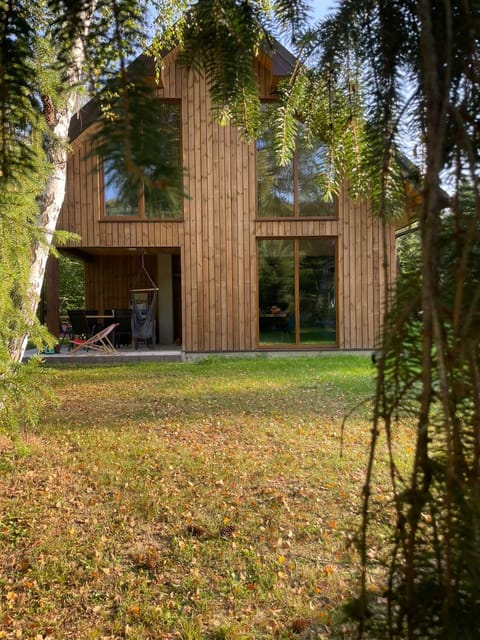 Property building, Day, Natural landscape, Garden, Garden view