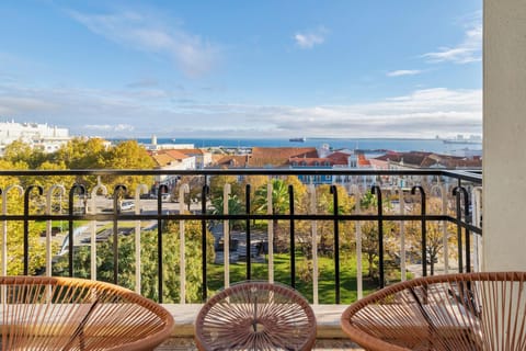 Patio, Natural landscape, View (from property/room), Balcony/Terrace, City view
